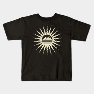 Vintage sun and mountains Kids T-Shirt
